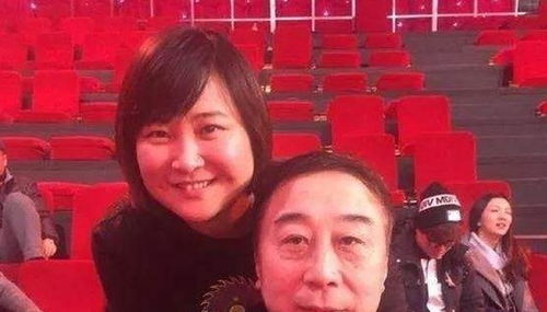 賈玲出席馮鞏67歲壽宴，共襄盛舉