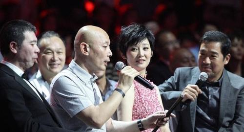 葛優(yōu)徐帆攜手頒獎，馮導(dǎo)缺席，期待再聚首