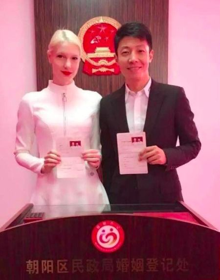 撒貝寧眼中的余承東，三年穿一套衣服的堅韌與執(zhí)著