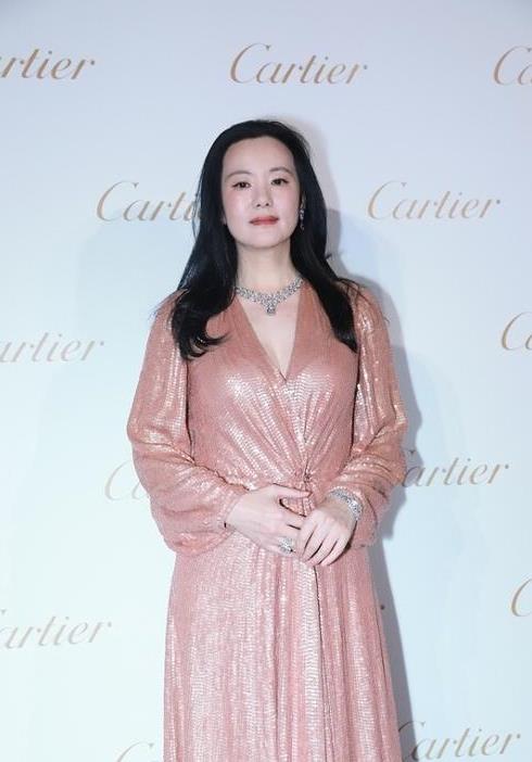 劉亦菲松弛感拉滿了，淡然處世，優(yōu)雅綻放