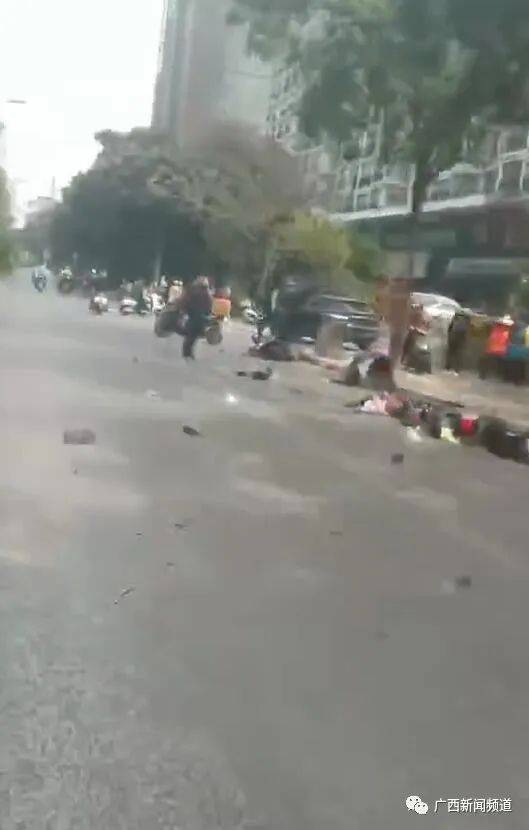 星光下的意外，夫妻倆高速爭執(zhí)致車禍爆胎的警示
