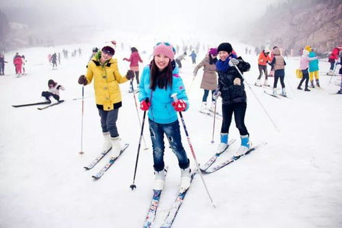 滑雪道上的意外邂逅，當(dāng)身后突然沖出一群高手