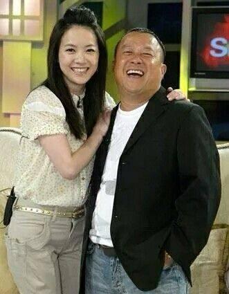 曾志偉不催婚，51歲曾寶儀的獨(dú)立與智慧