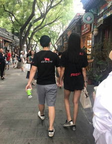 偶遇董子健給女兒買奶茶