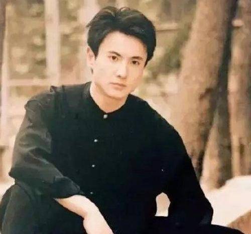 李晨說(shuō)當(dāng)太高了嗓子唱啞了