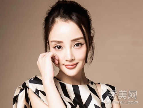 演員關(guān)凌輔導(dǎo)孩子作業(yè)血壓飆升