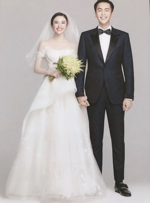 霍啟剛弟弟與未婚妻參加好友婚禮