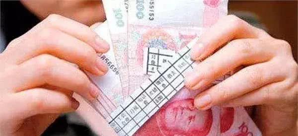 工資8000一年攢下72000