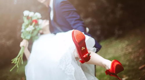 新婚夫妻20年前曾在幼兒園同框