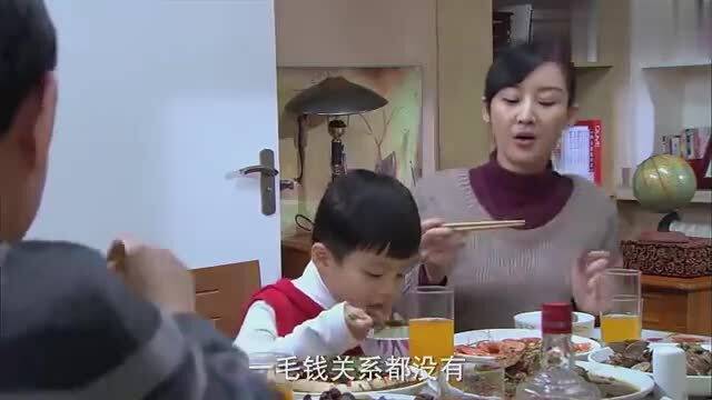 嫂子喂出嫁小姑子吃面手抖成篩子