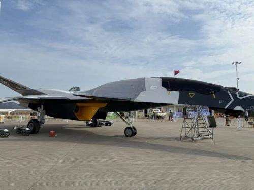 白帝空天戰(zhàn)機模型亮相長春
