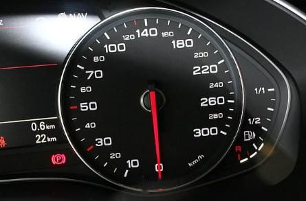 汽車每小時(shí)最低多少公里