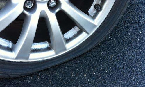 汽車胎壓低于多少要報廢,車輛胎壓低于多少就不能開了