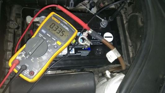 汽車電瓶用電量多少正常,汽車電瓶用電量多少正常啊