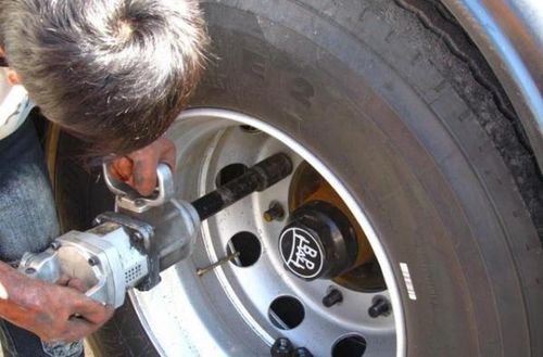 汽車換輪胎螺絲扭矩多少,汽車換輪胎螺絲扭矩多少正常