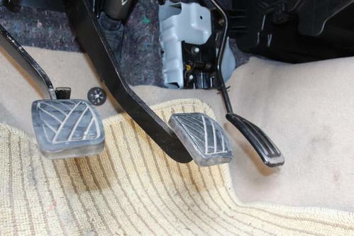 汽車剎車踩多少合適圖片,汽車剎車踩多少能剎
