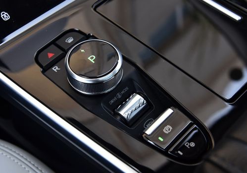 汽車電動手剎高度多少,汽車電動手剎高度多少合適 汽車電動手剎高度多少,汽車電動手剎高度多少合適