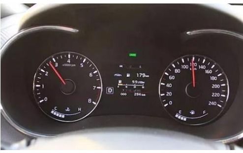一部汽車多少油耗,一輛汽車多少油