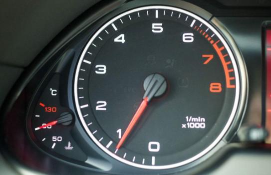 汽車(chē)正常怠速多少邁,汽車(chē)正常怠速多少邁最好