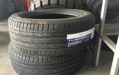 汽車高速多少公里換輪胎一次
