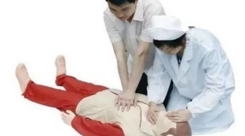 目擊者回應(yīng)男子心肺復(fù)蘇被指襲胸(男子心肺復(fù)蘇搶救無效視頻)