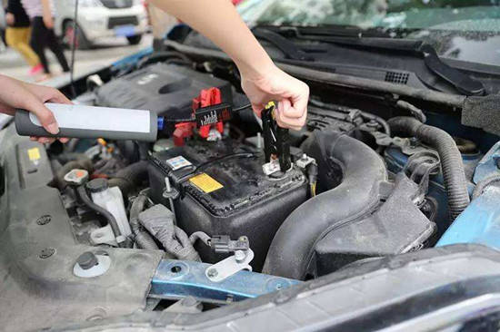 汽車電瓶放電多少正常
